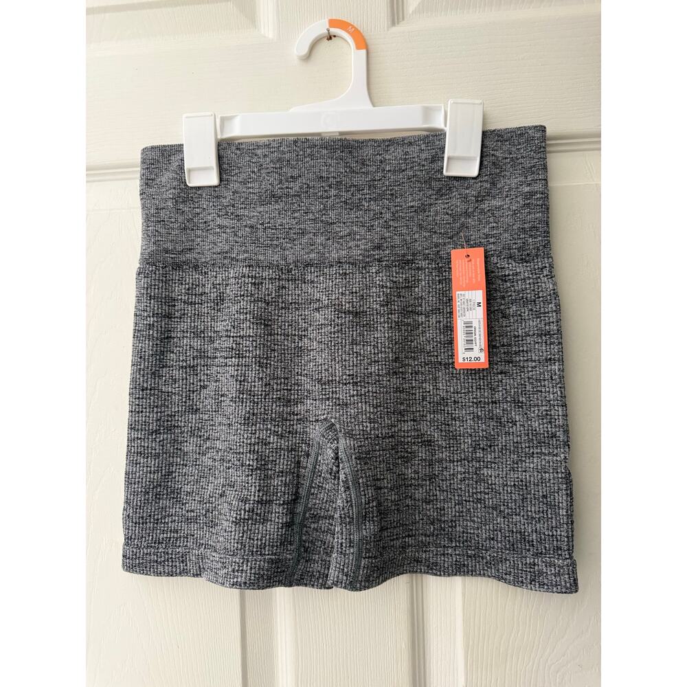 NWT Colsie size medium biker shorts